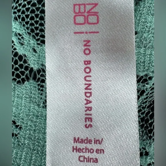 No Boundaries Mint Green Lace Long Sleeve Top with Black Roll Tab Sleeves - Picture 2 of 6